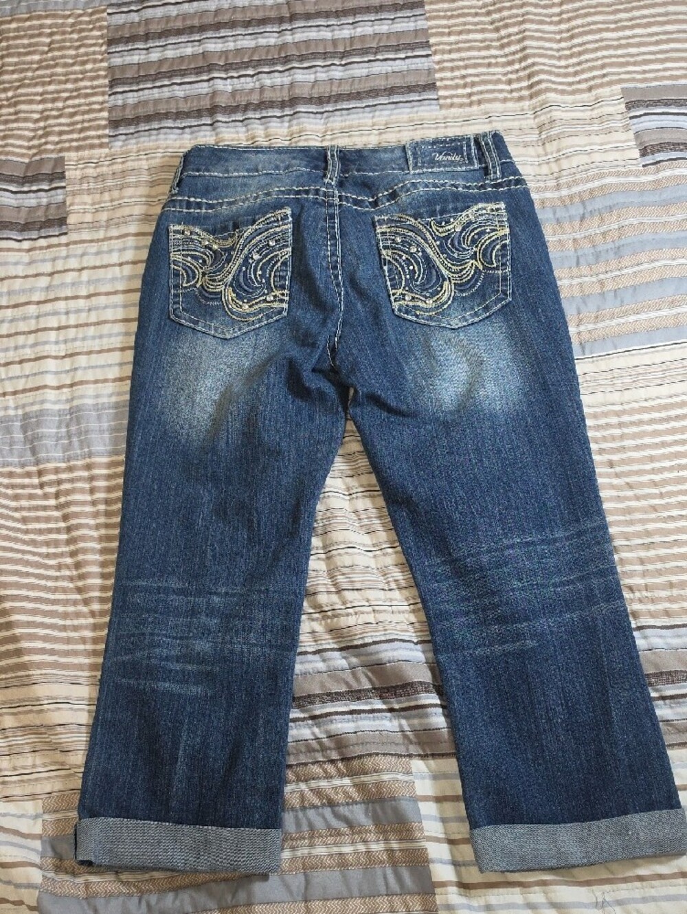 Vanity Women's Cropped Dark Wash Capri Jeans - Picture 3 of 3